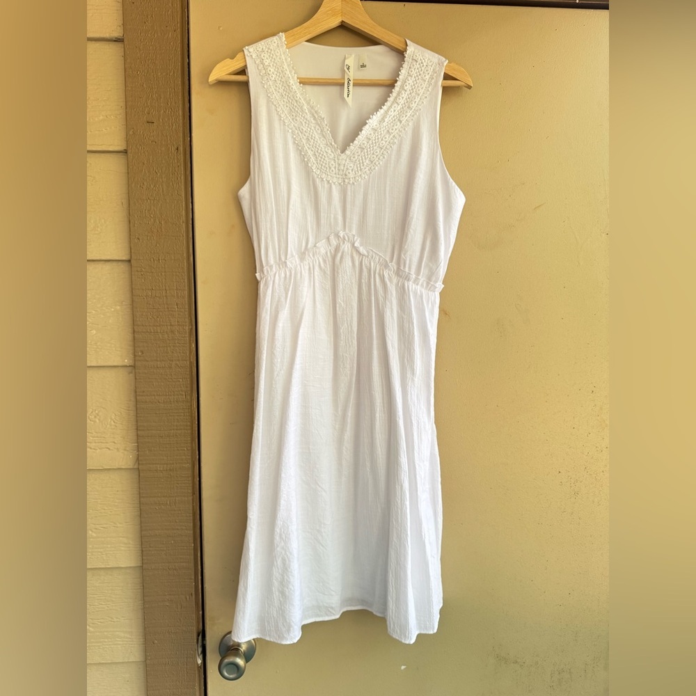 White Sleeveless Dress with Lace Detail